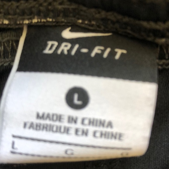 💪🏼NIKE DRI-FIT SHORTS💪🏼 - Picture 3 of 3